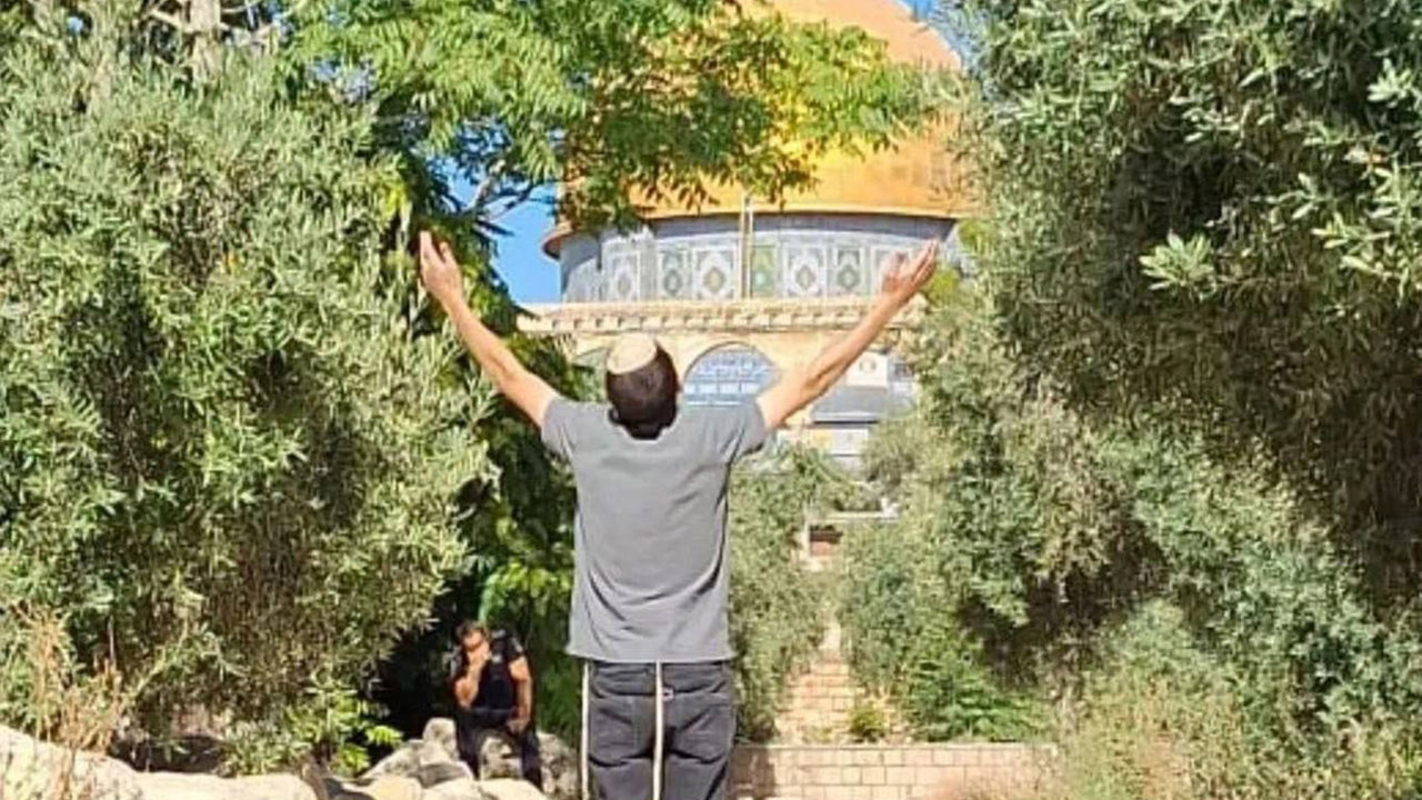 Siyonist Yahudiler Mescid-i Aksa'ya baskın düzenledi