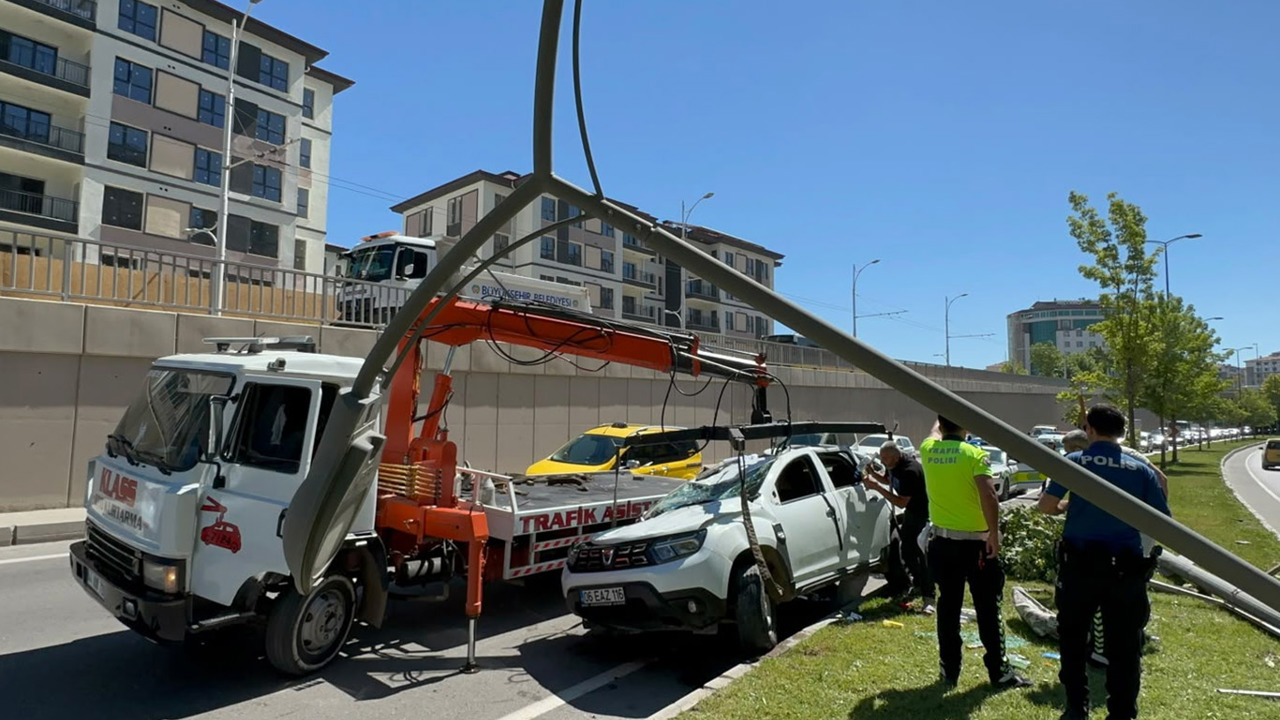 Malatya'da 2 otomobil çarpıştı: 3 yaralı