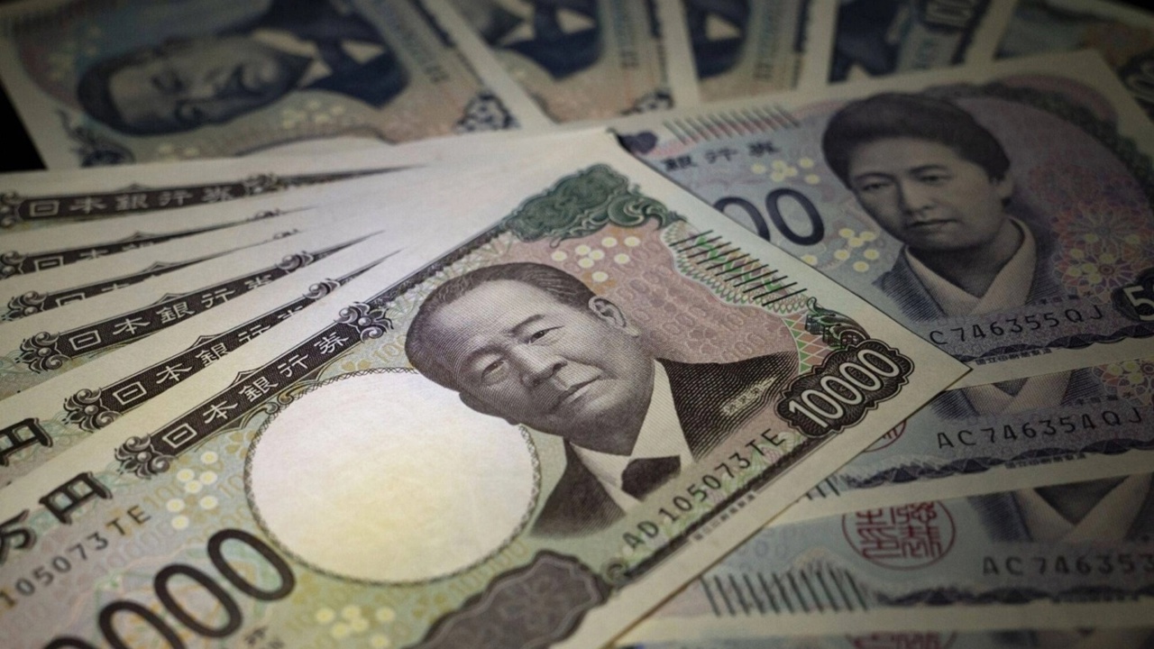 Japon yeni, dolar karşısında en zayıf seviyeyi gördü