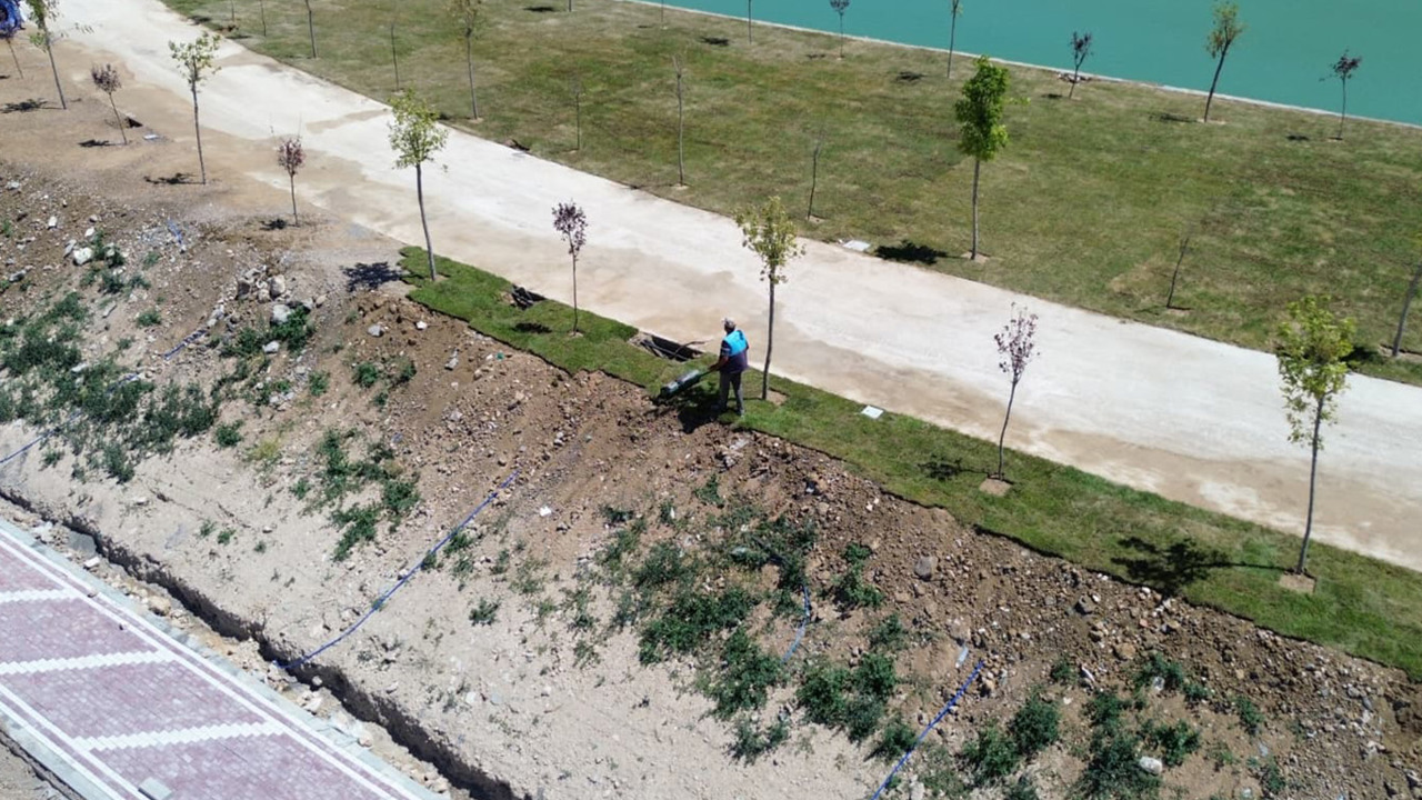 Battalgazi Belediyesi parklarda kendi üretimini kullanıyor