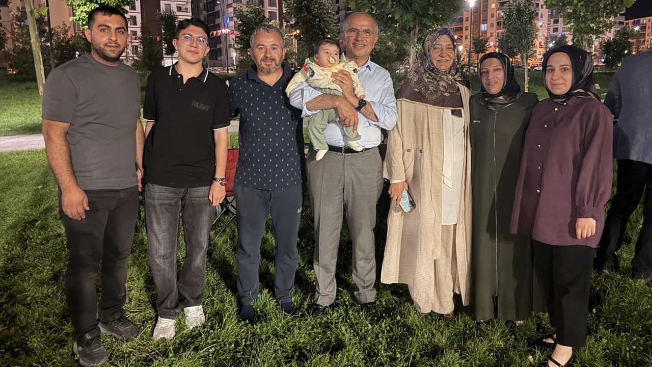 Başkan Er vatandaşlarla buluştu: Altyapı, konut ve gastronomi mesajı