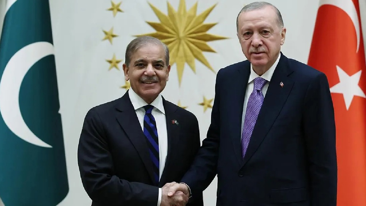Pakistan Başbakanı Şerif yarın Türkiye'ye geliyor