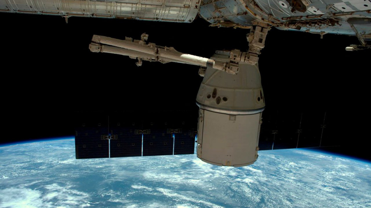Uzayda bir ilk: NASA teleskobu kurtarmak için ilk kez robotik bir uzay kurtarma operasyonu başlattı