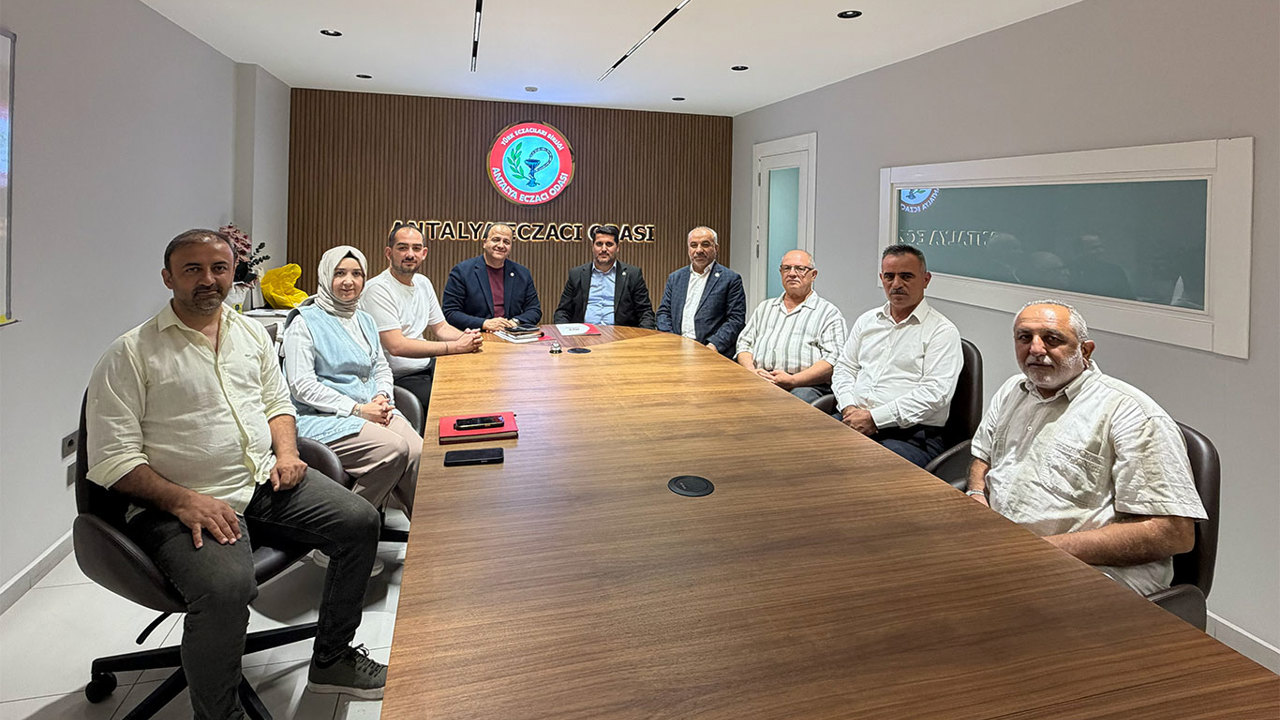 HÜDA PAR'dan Antalya Eczacılar Odası'na ziyaret 