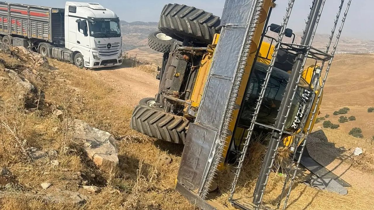 Kurtalan'da biçerdöver devrildi