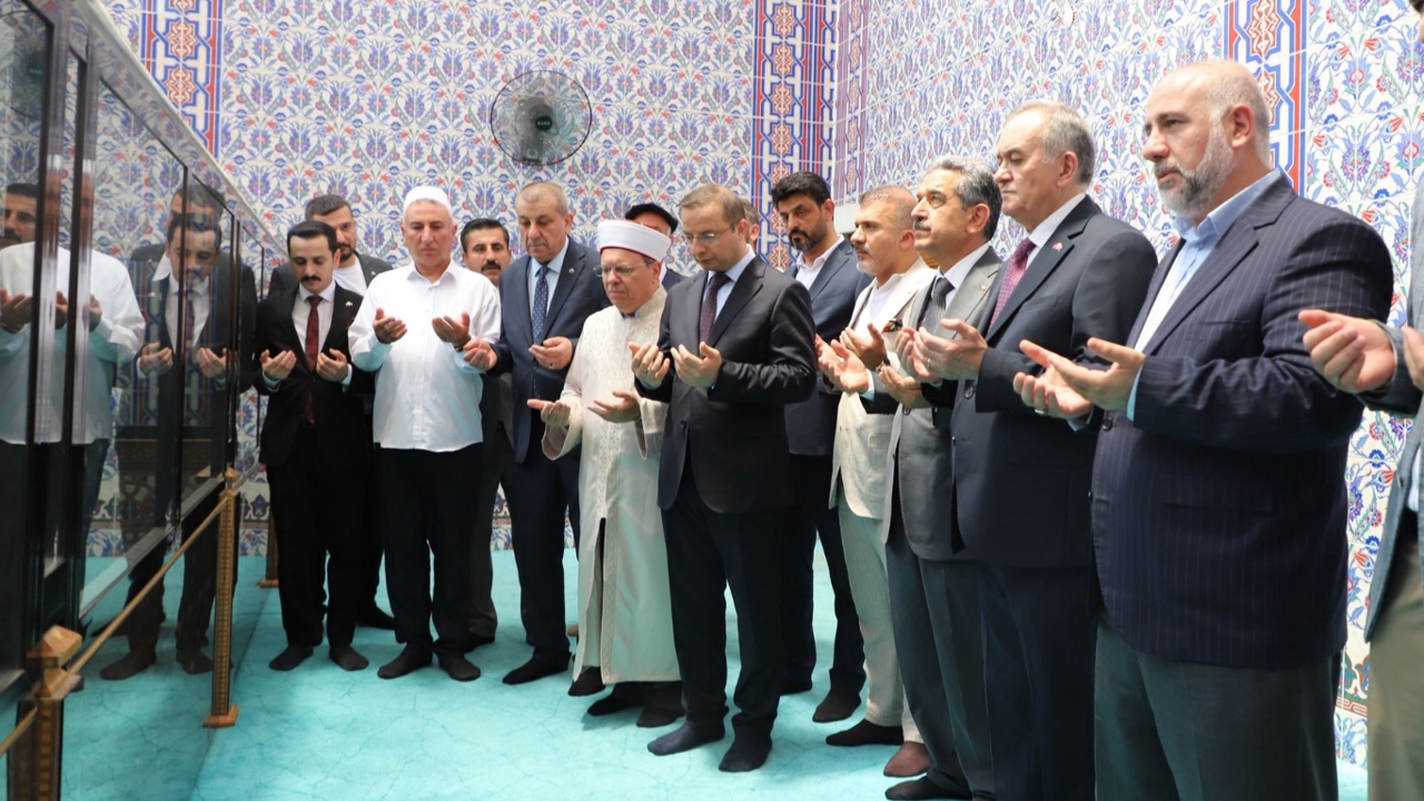 Hazreti Nuh'u anma programı Cizre Hazreti Nuh Camii'nde başladı
