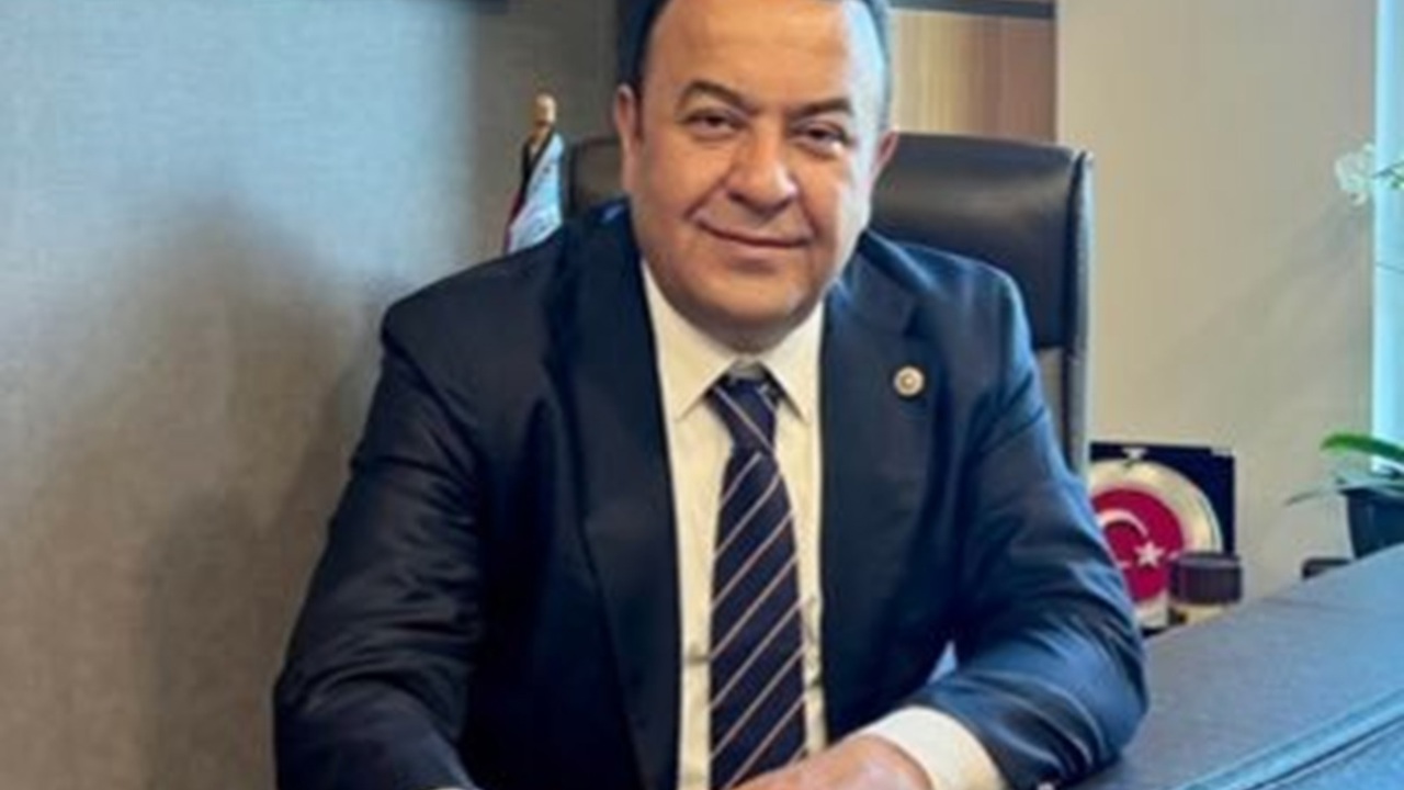 Ankara Milletvekili Adnan Beker CHP’den istifa etti