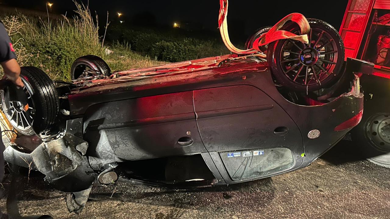 Adana'da sulama kanalına devrilen otomobilin sürücüsü hayatını kaybetti