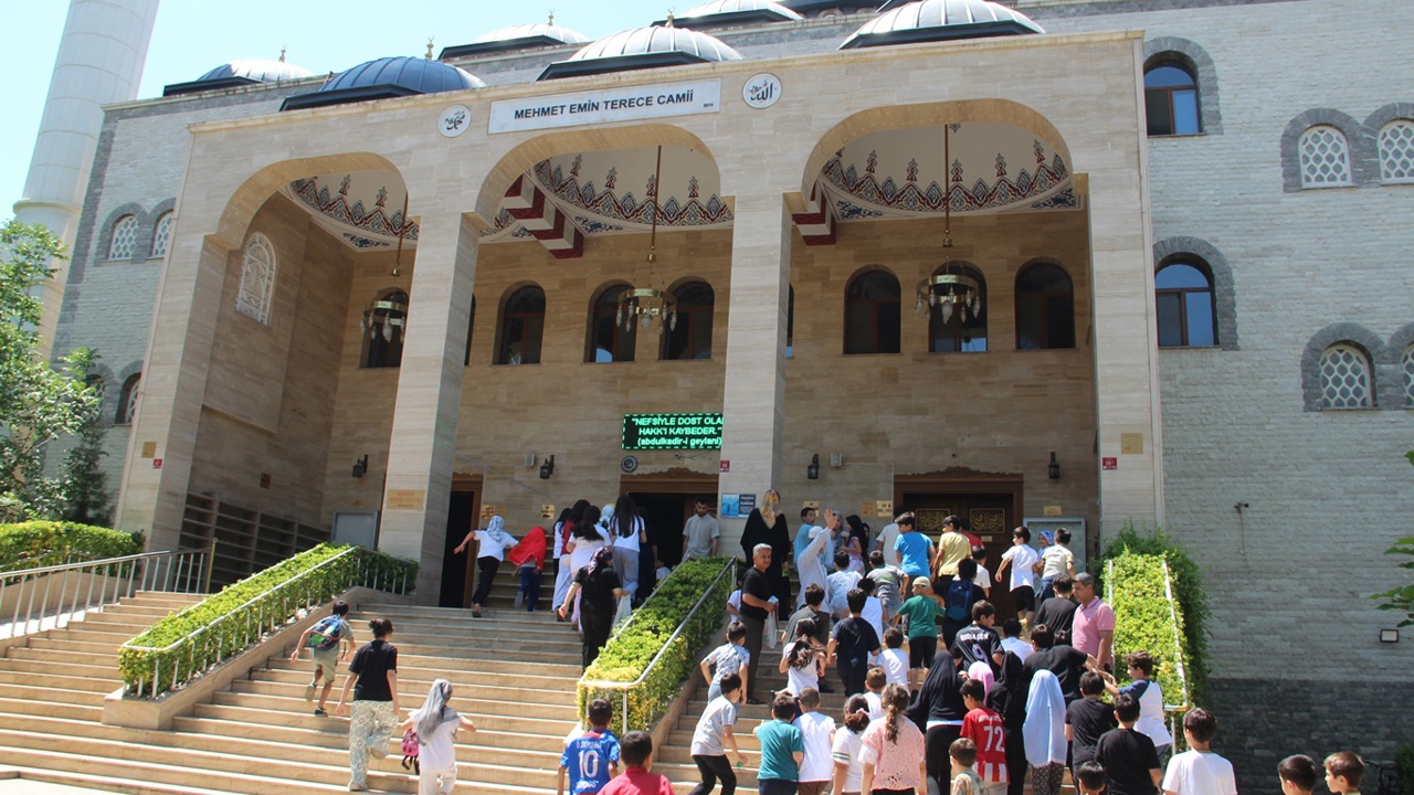 Camiler çocuk sesleriyle şenlendi, Yaz Kur'an kursları başladı