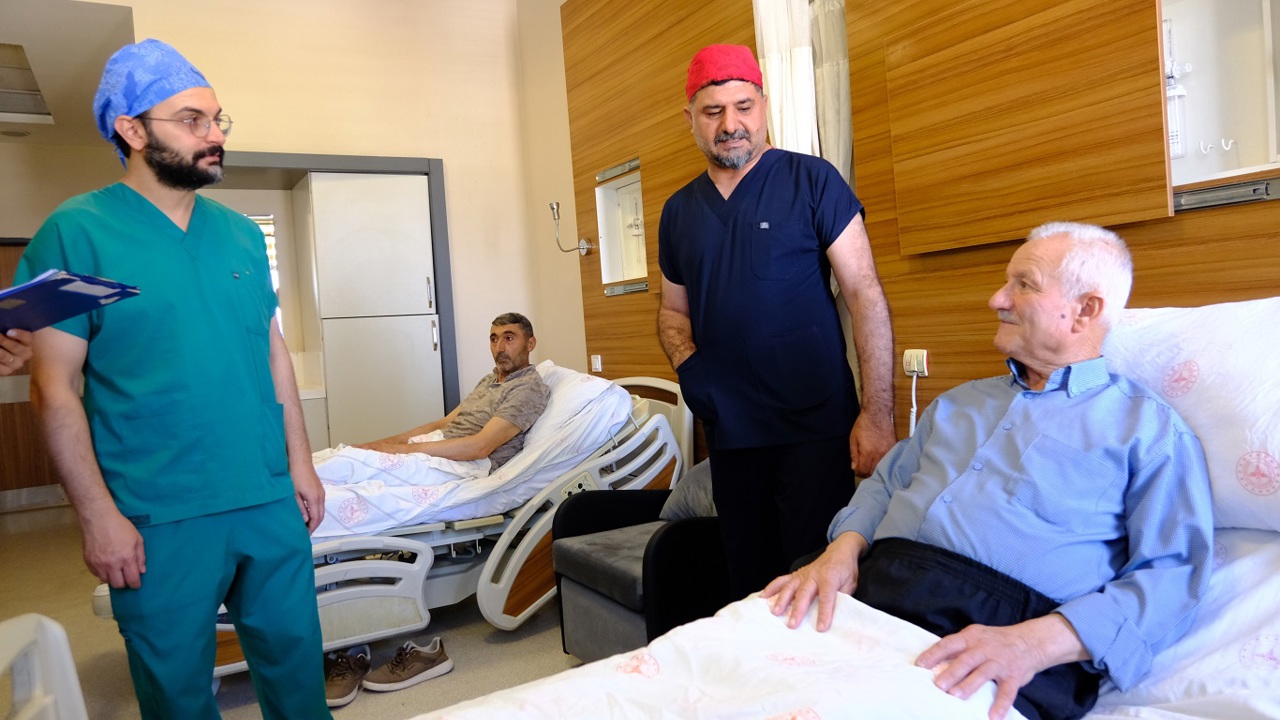 Minimal invaziv yöntemiyle kalp hastaları kısa sürede sağlığına kavuşuyor