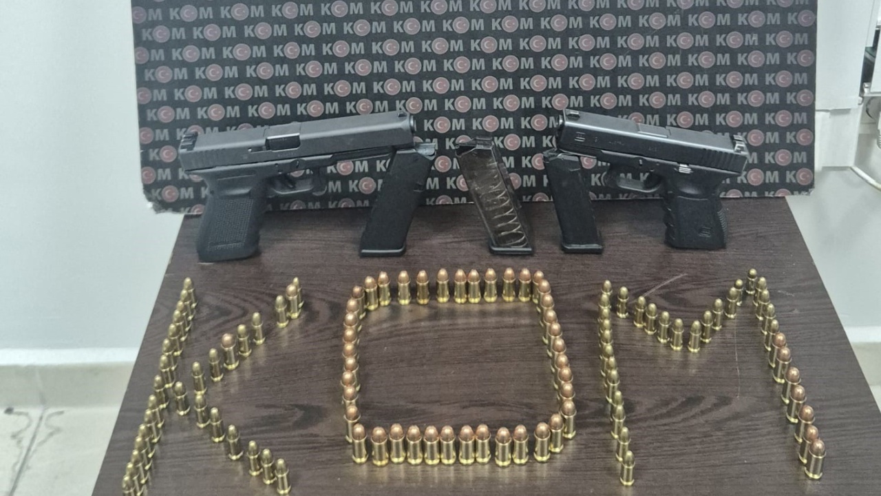 Kocaeli'de ruhsatsız silah ve change araç operasyonu: 1 gözaltı