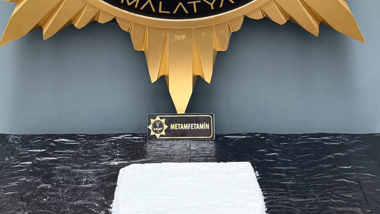 Malatya'da uygulama noktasında 1 kilogram uyuşturucu ele geçirildi