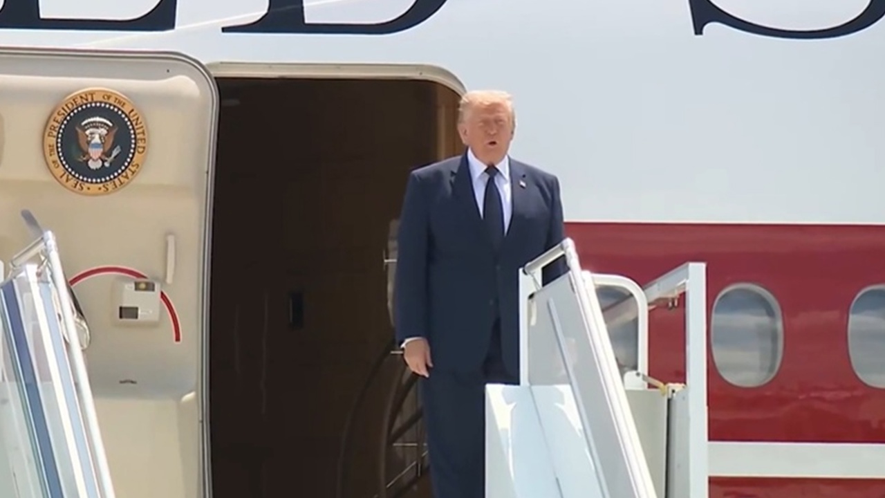 Sosyal medya kullanıcıları, "Trumpgeliyor" etiketiyle tepkilerini paylaştı