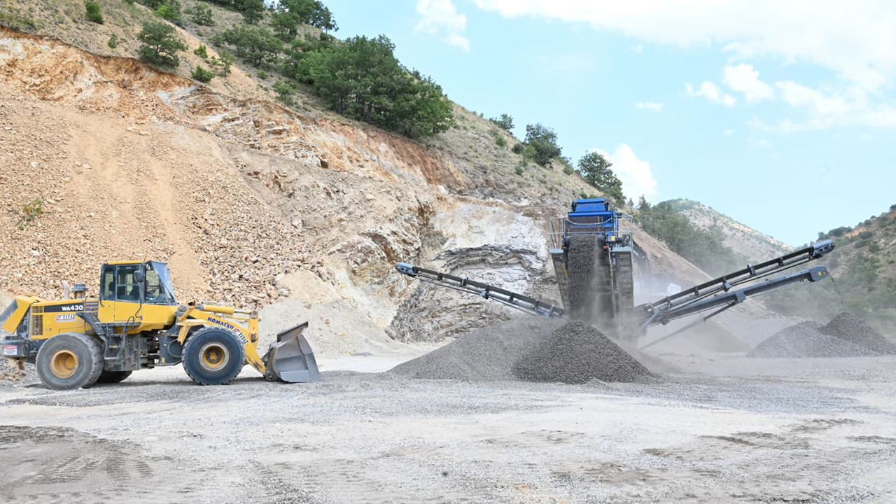 Malatya'da mobil konkasörler kırsal altyapı çalışmalarında kullanılıyor
