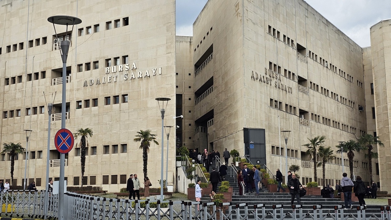 Bursa Adliyesi'nde kavga: 3 yaralı, 5 gözaltı