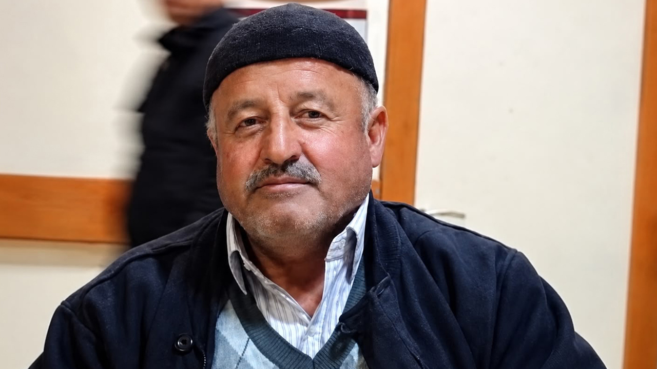 Traktör ile kayısı dalı arasında sıkışan çiftçi hayatını kaybetti