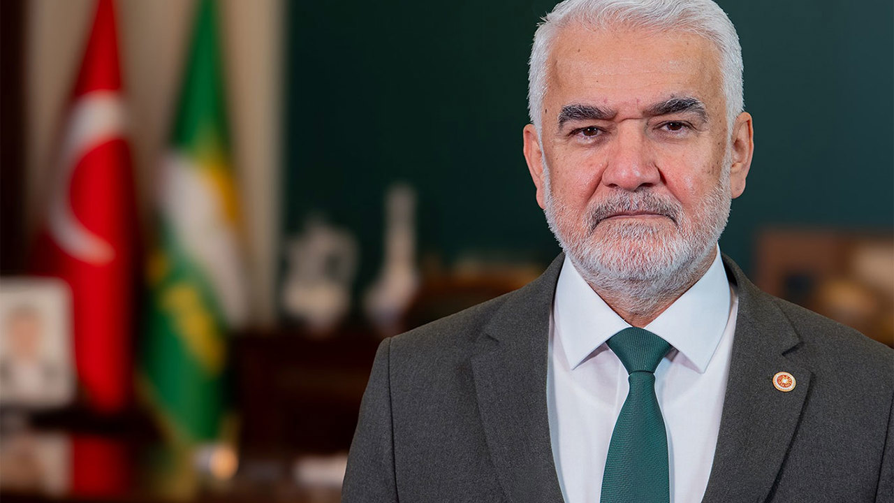 HÜDA PAR Genel Başkanı Yapıcıoğlu'ndan mezuniyet törenindeki ayet hazımsızlığına tepki