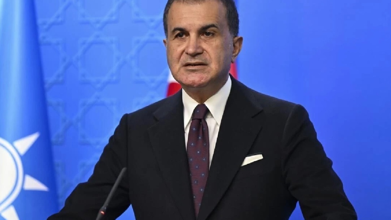 AK Parti Sözcüsü Çelik'ten ayet yazılı pankartın kapatılmasına tepki