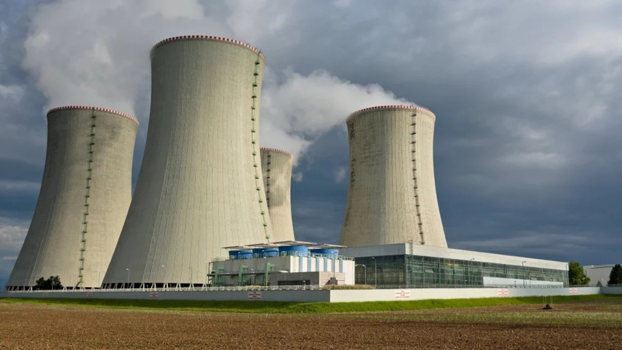 Mısır, ilk nükleer santralin 2028'de şebekeye bağlanmayı planlıyor