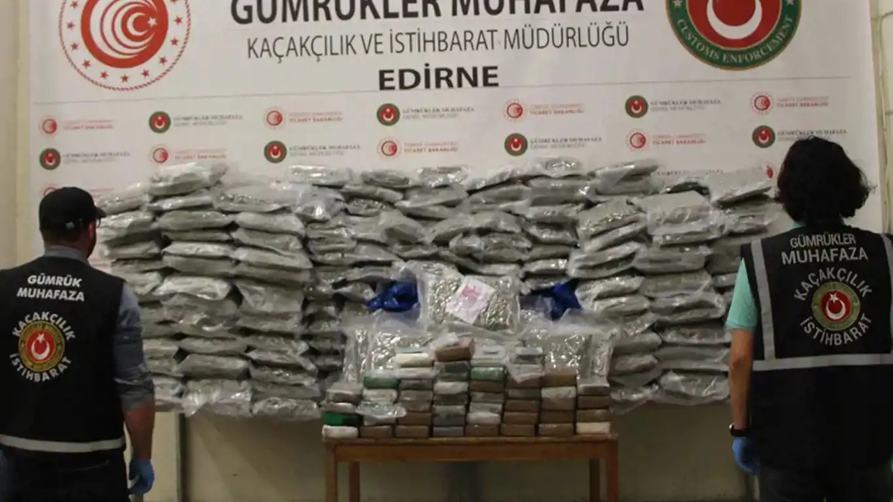 Kapıkulede 1 ton 153 kilogram uyuşturucu ele geçirildi