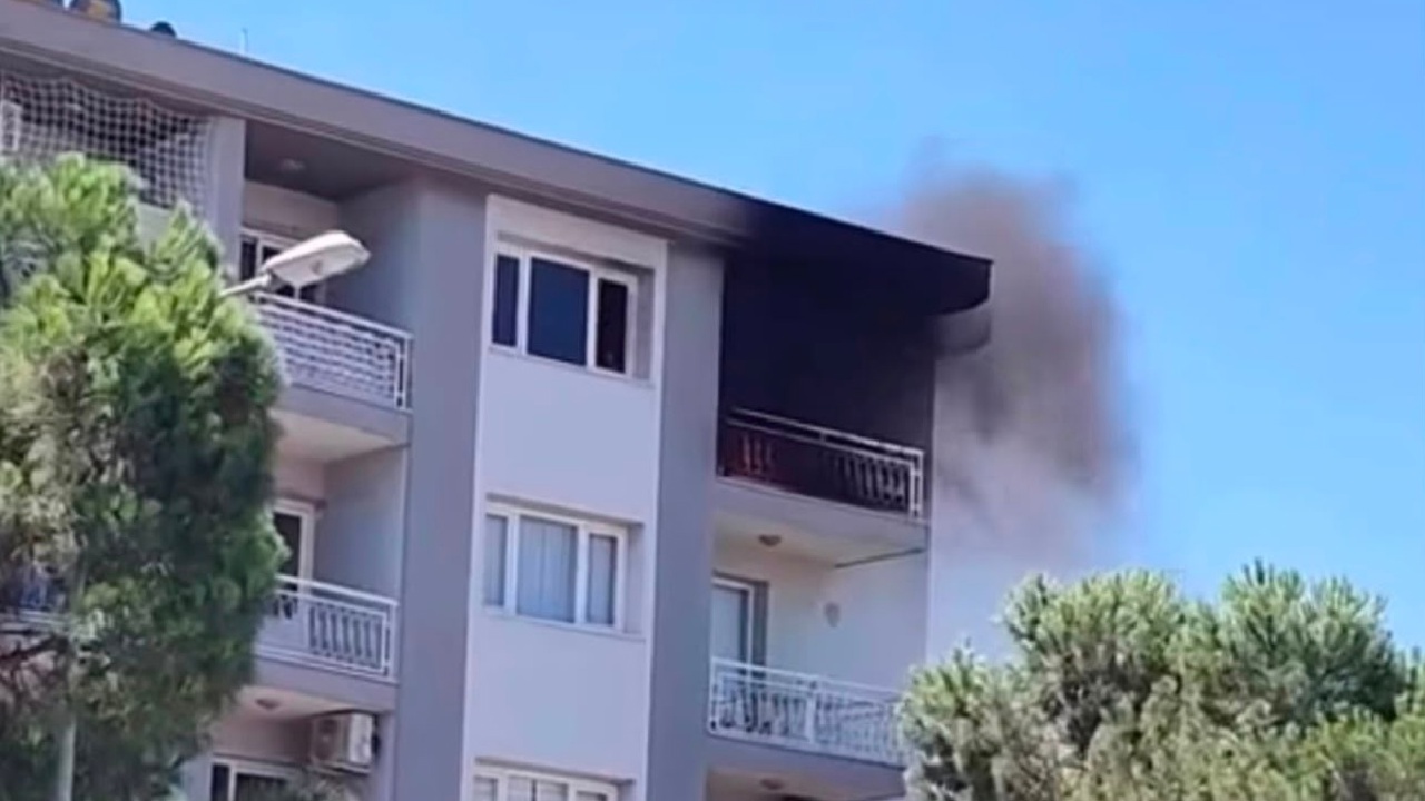 Menderes'te emniyet lojmanlarında yangın