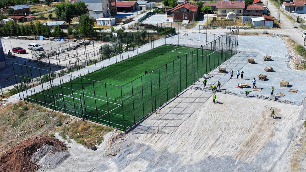 Yeşilyurt Belediye Başkanı Geçit, Kuyulu Mahallesi'ndeki yatırımları inceledi