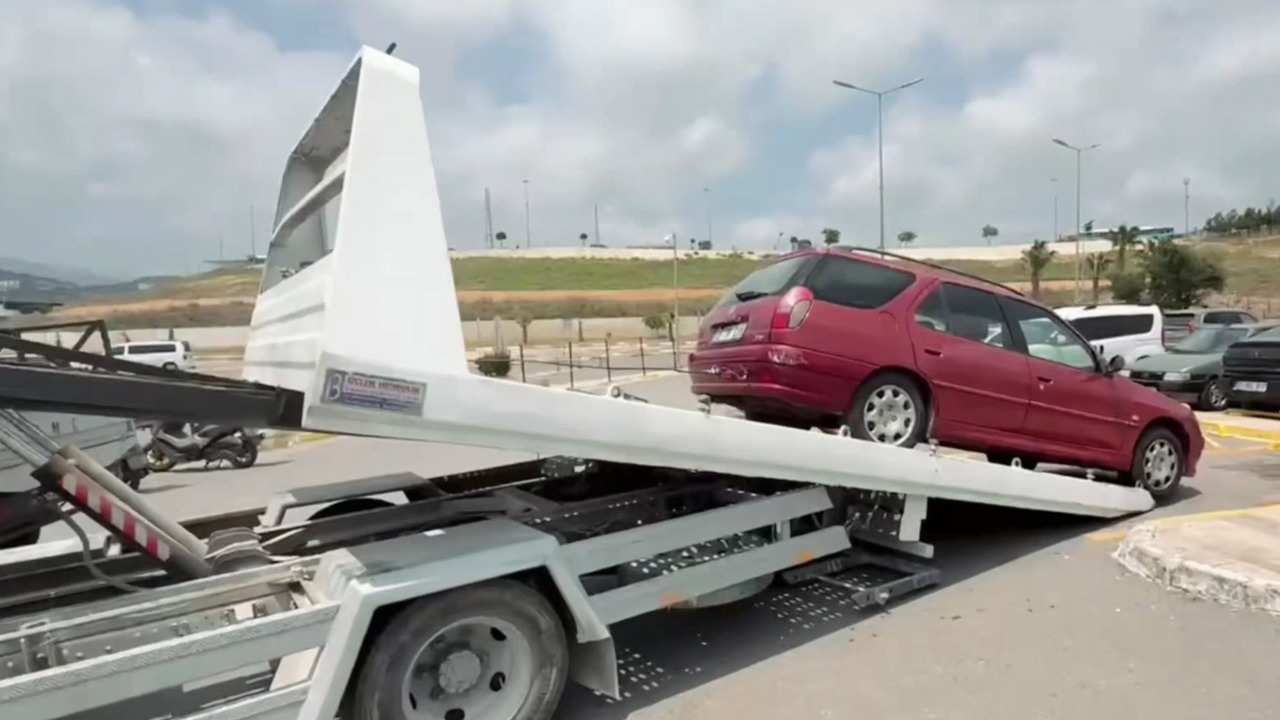 Mersin'de yaya yollarını işgal eden 184 araca ceza