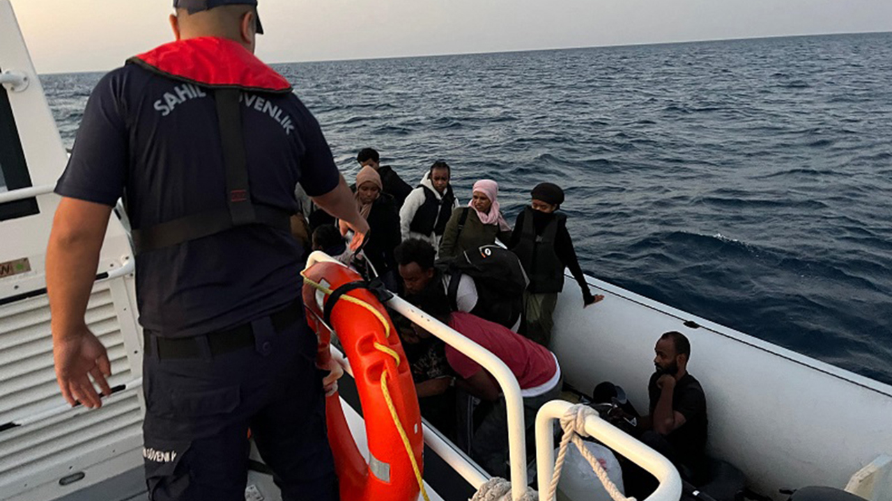İzmir açıklarında düzensiz göçmen hareketliliği