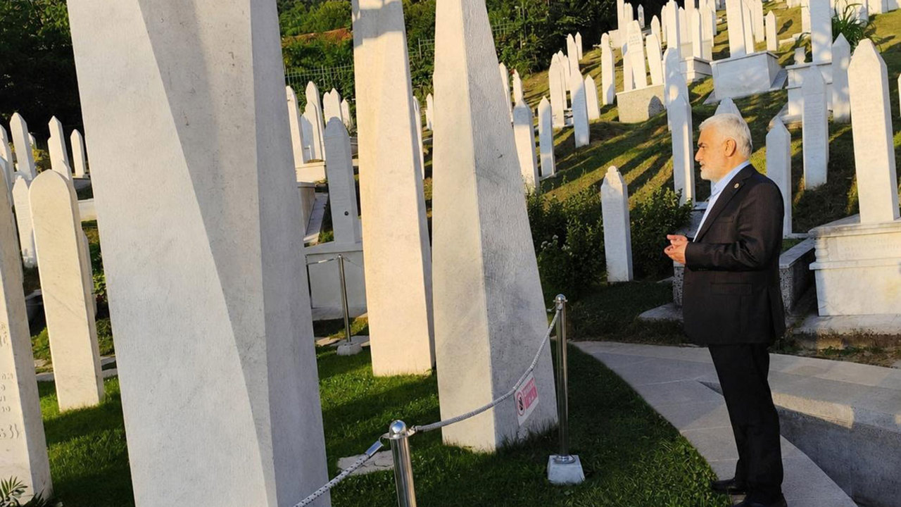 HÜDA PAR Genel Başkanı Yapıcıoğlu, Srebrenitsa Soykırımı'nın anma törenlerine katıldı