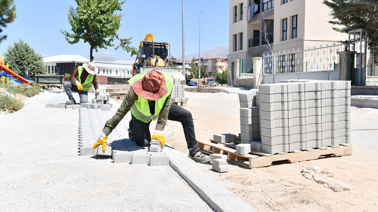 Yeşilyurt Belediye Başkanı Geçit: İki yılda ulaşıma 2,8 milyar TL yatırım yapıldı