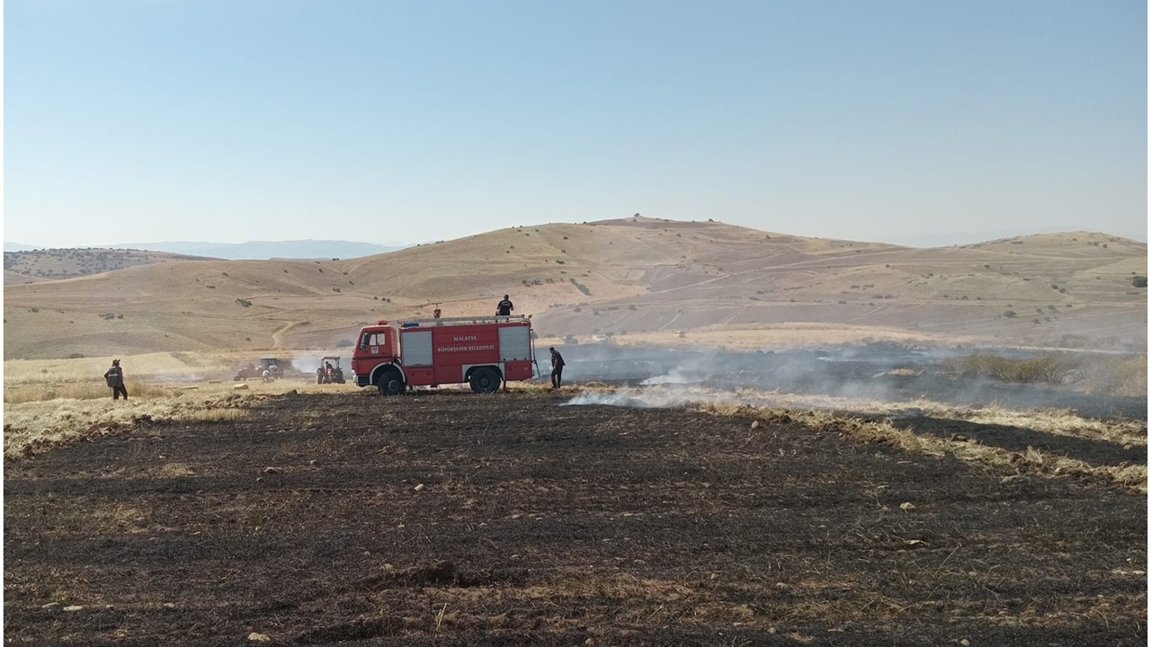 Malatya'da ekin alanında korkutan yangın