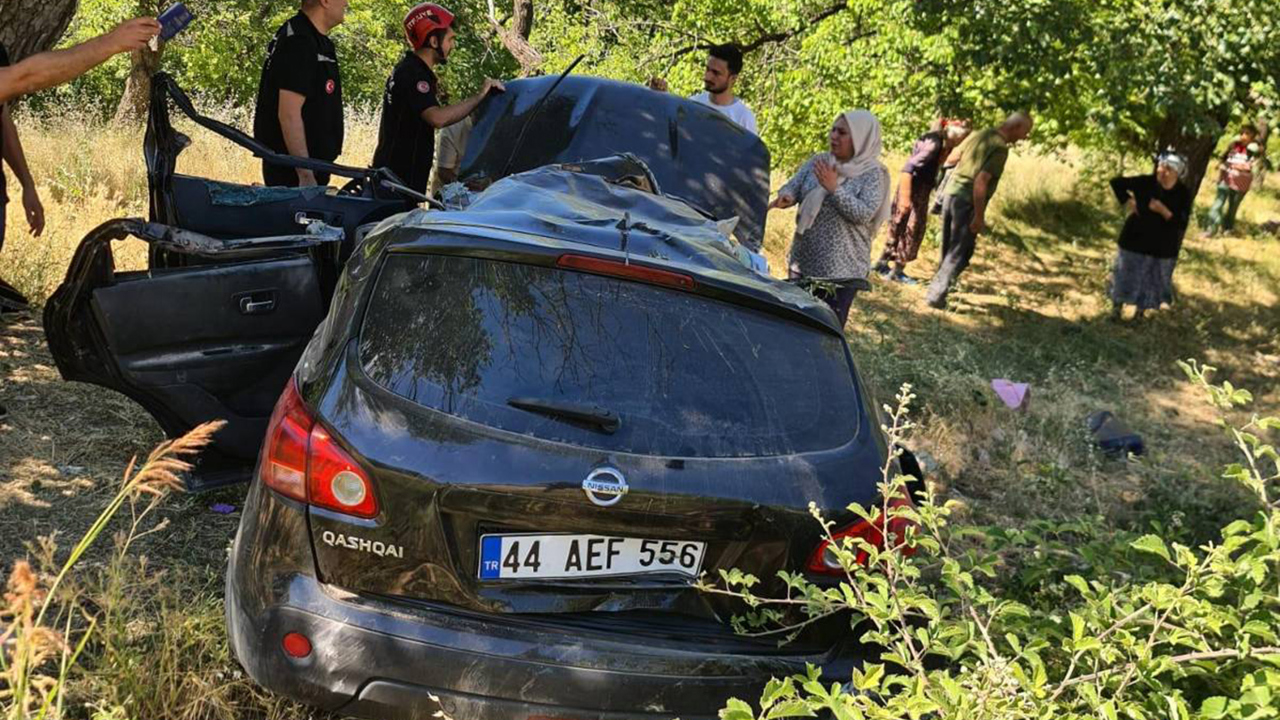 Malatya'da otomobil kayısı bahçesine girdi: 1 ağır yaralı