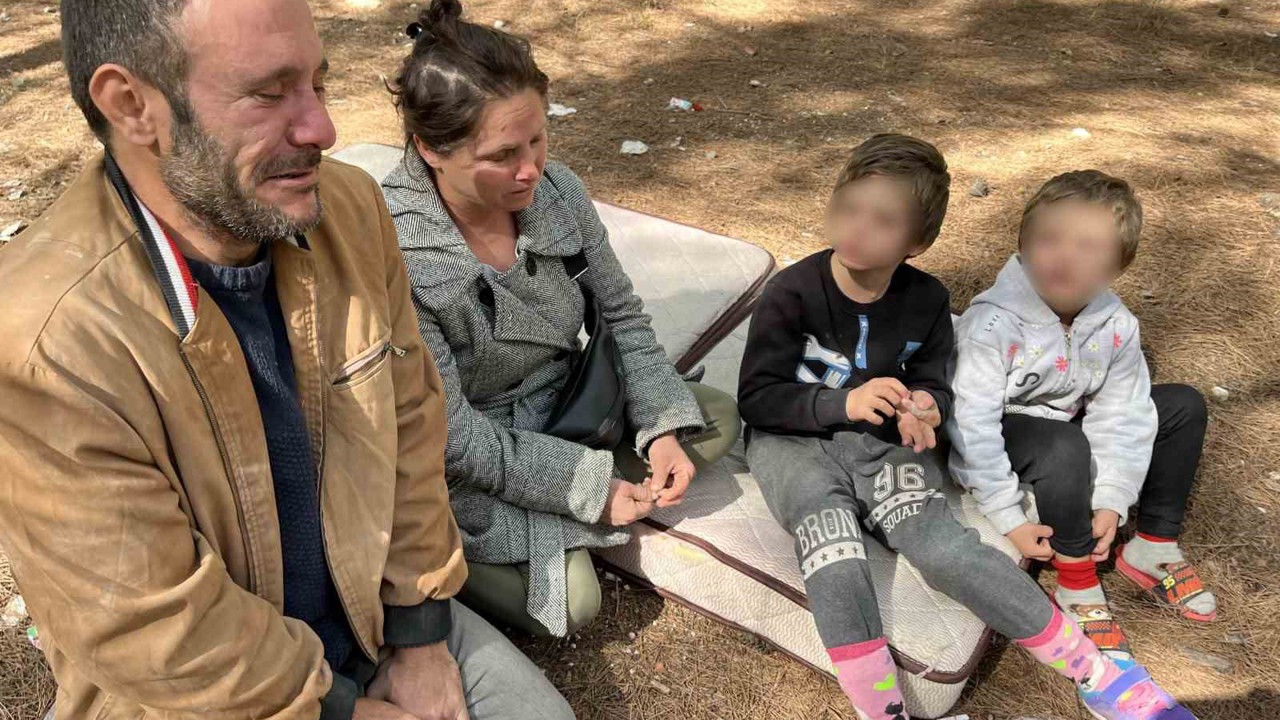 "Ben çalışan bir insanım, ev sahibimin iki parça eşyası kayboldu diye hırsız muamelesi görüp dışarı atıldık"
