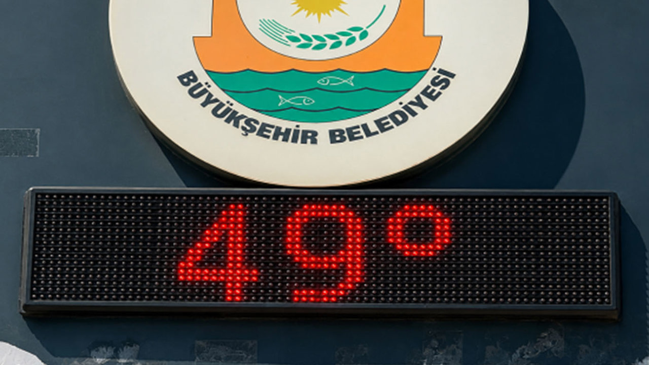 Şanlıurfa'da termometreler 49 dereceyi gösterdi, vatandaşlar Balıklıgöl'e sığındı