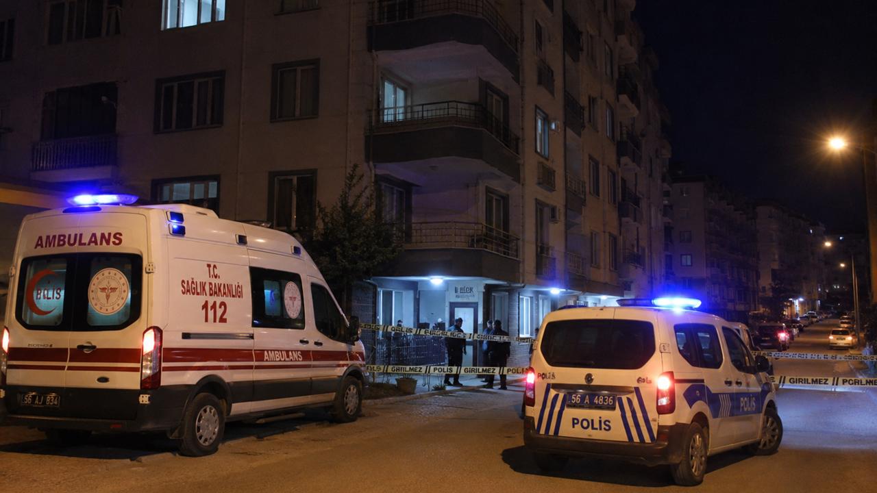 Siirt'te balkondan düşen genç kız hayatını kaybetti