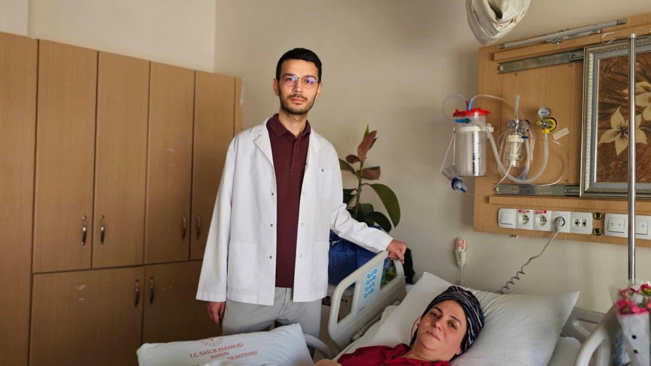 Mardin’de ilk defa hastaya aort damarındaki hasarlı bölümün yerine yapay damar yerleştirildi 