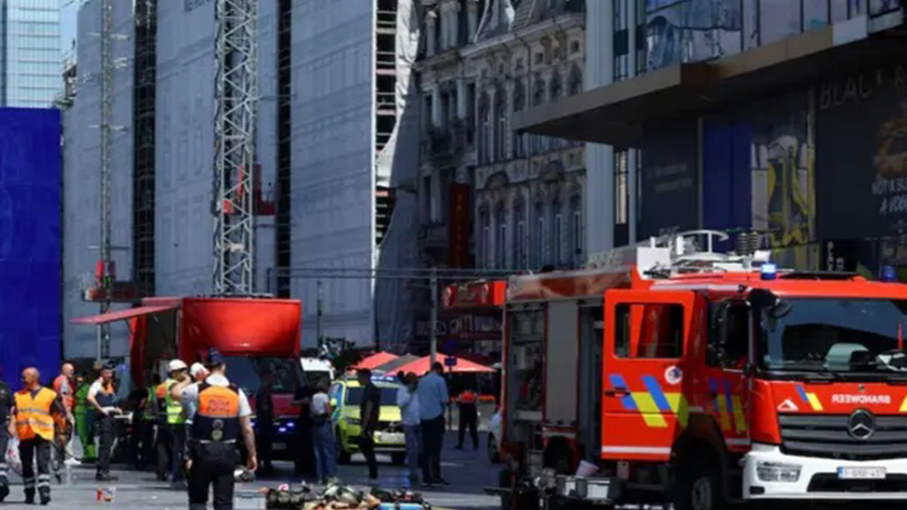 Brüksel'de 15 katlı binada yangın: 2 ölü, 4 kayıp