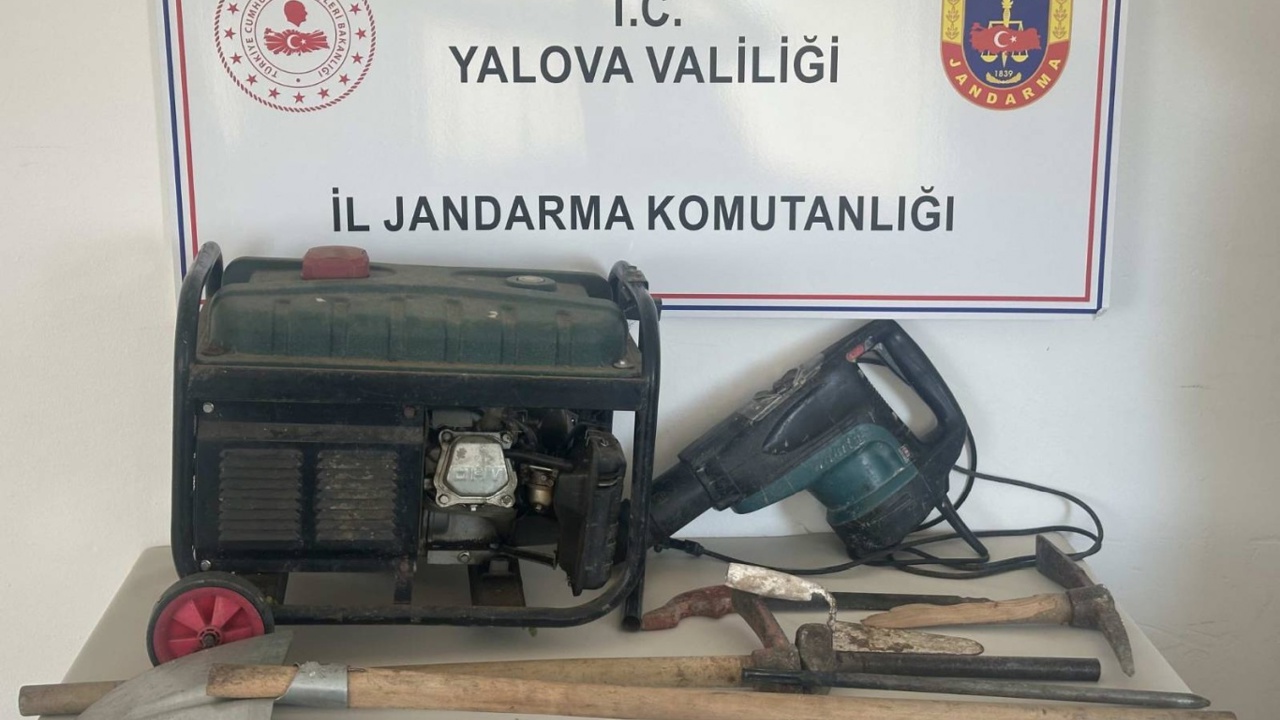 Kaçak kazı yapan 2 şüpheli suçüstü yakalandı