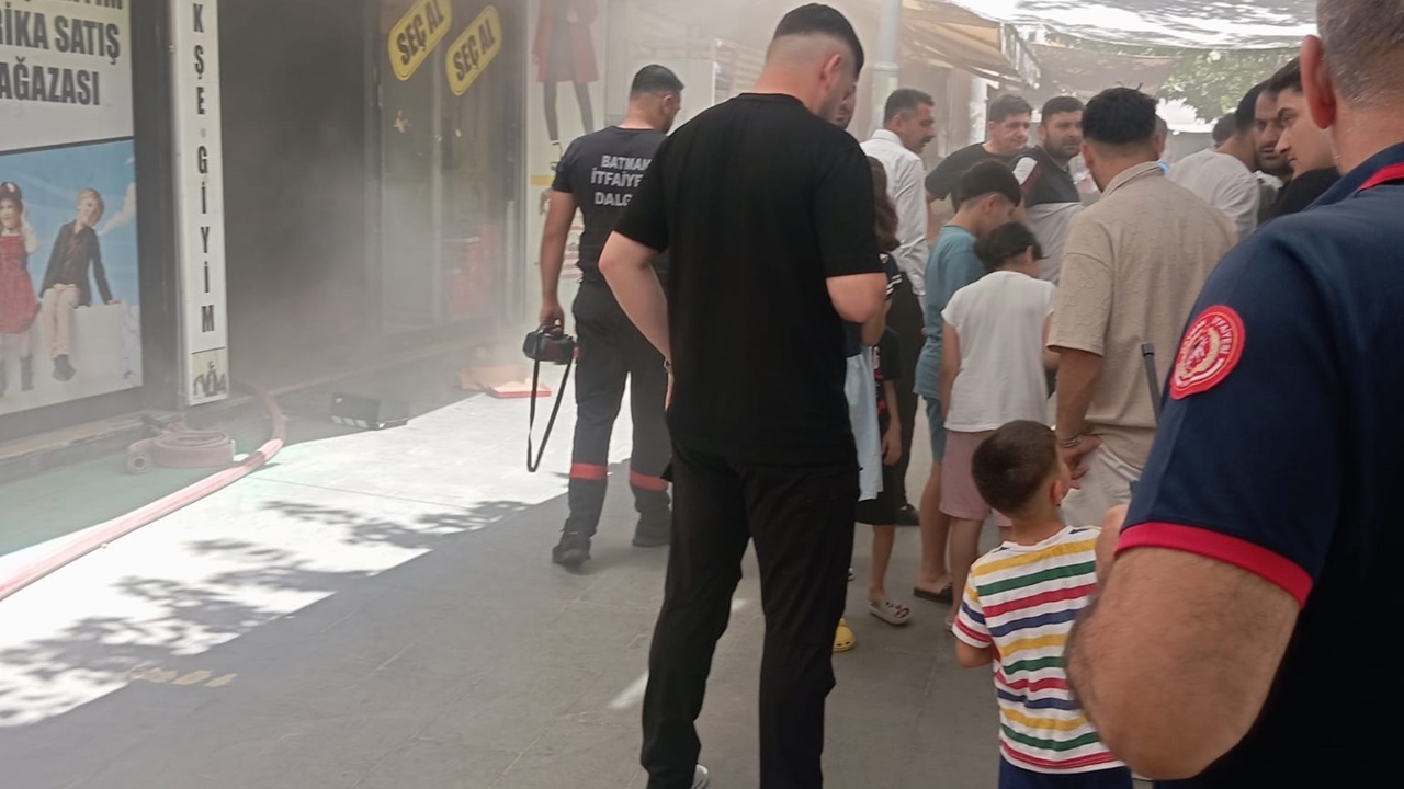 Batman'da iş yerinde yangın: Esnaf ve itfaiye seferber oldu