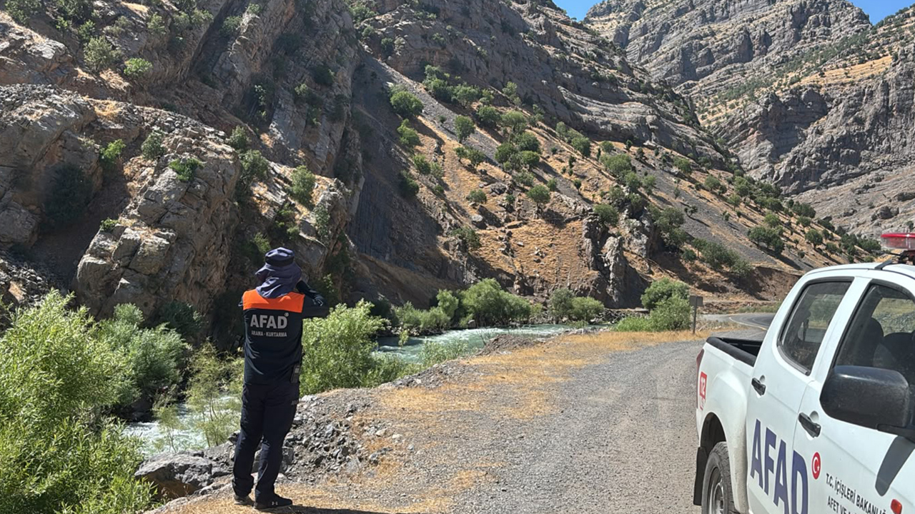 Habur-2 Çayı'nda kaybolan genci arama çalışmaları sınır ötesine taşındı