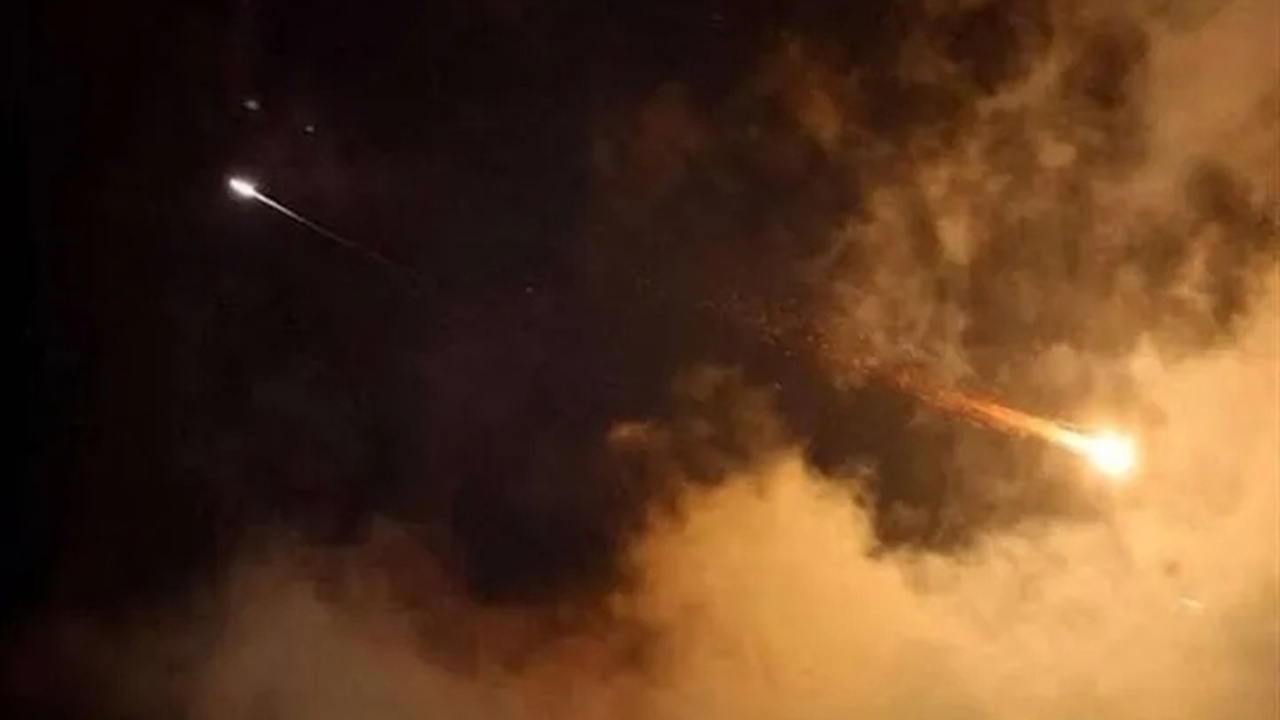 İran, ABD’nin Umman'daki radar sistemlerini vurdu