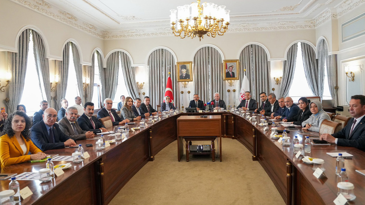 TBMM Araştırma Komisyonu, İstanbul'da güvenli okul ve dijital riskleri değerlendirdi