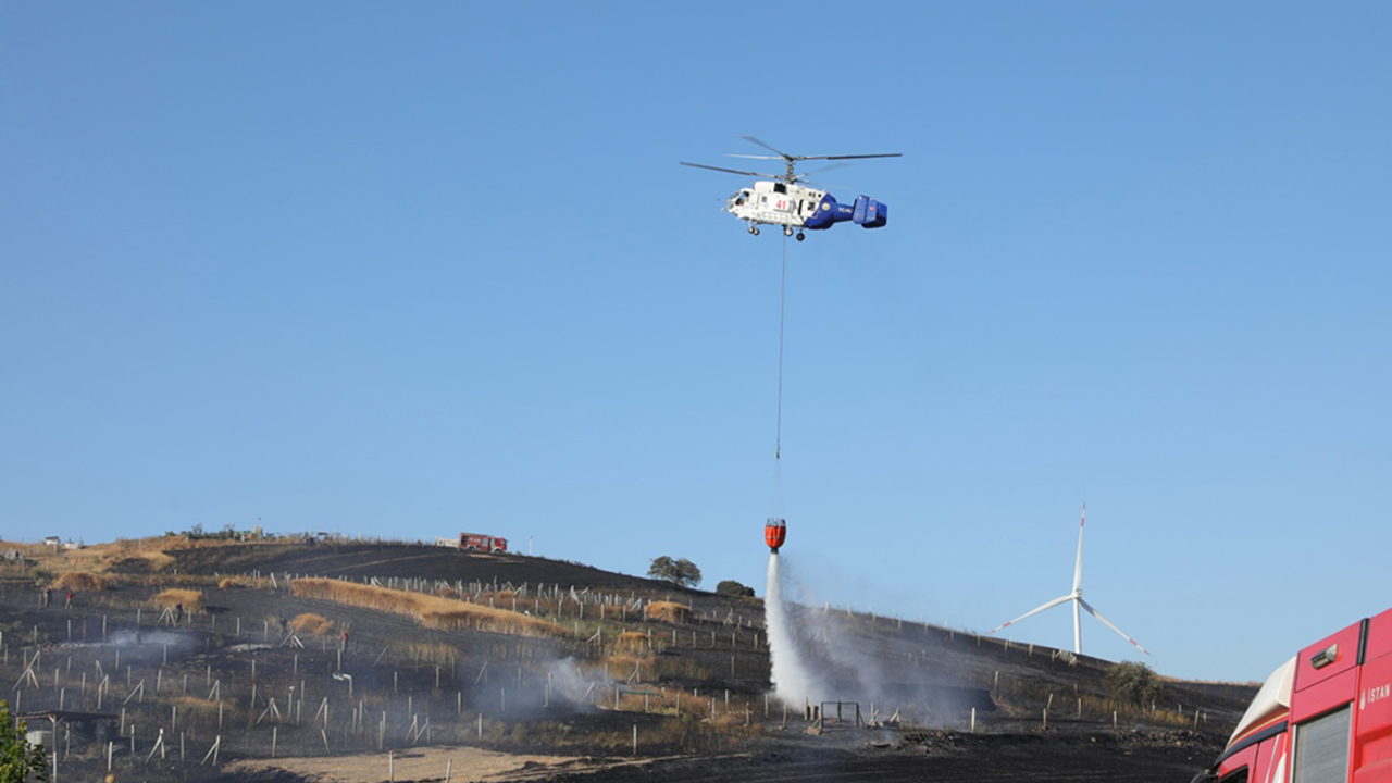 İstanbul Silivri'de çıkan yangında 300 dönüm alan zarar gördü