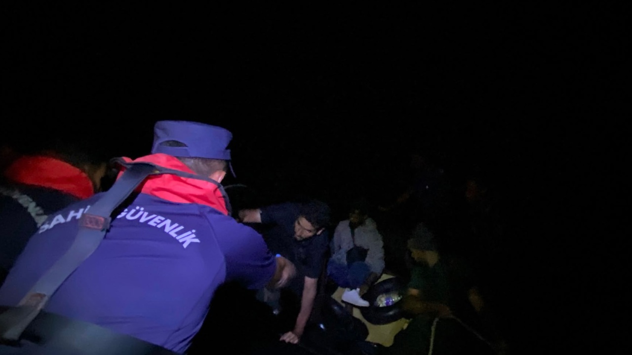 İzmir'de 29 düzensiz göçmen yakalandı