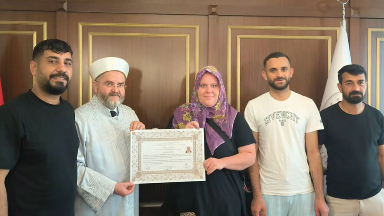 Almanyalı Lisa Gaziantep'te Müslüman oldu