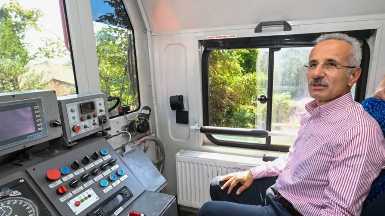 Yerli elektrikli tren raylara çıkıyor