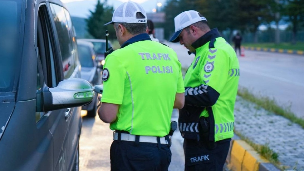 Düğün konvoyunda trafik güvenliğini tehlikeye düşüren 11 araca ceza