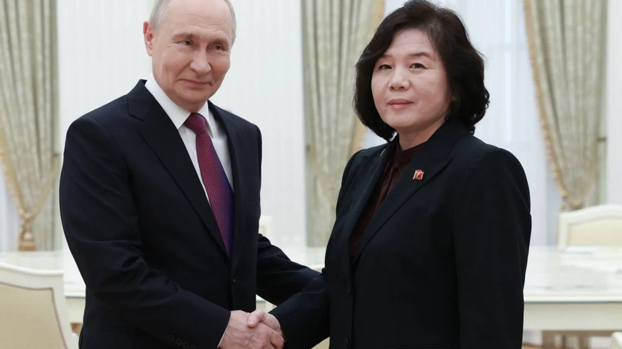 Putin, Kuzey Kore Dışişleri Bakanı ile görüşmelerde bulundu