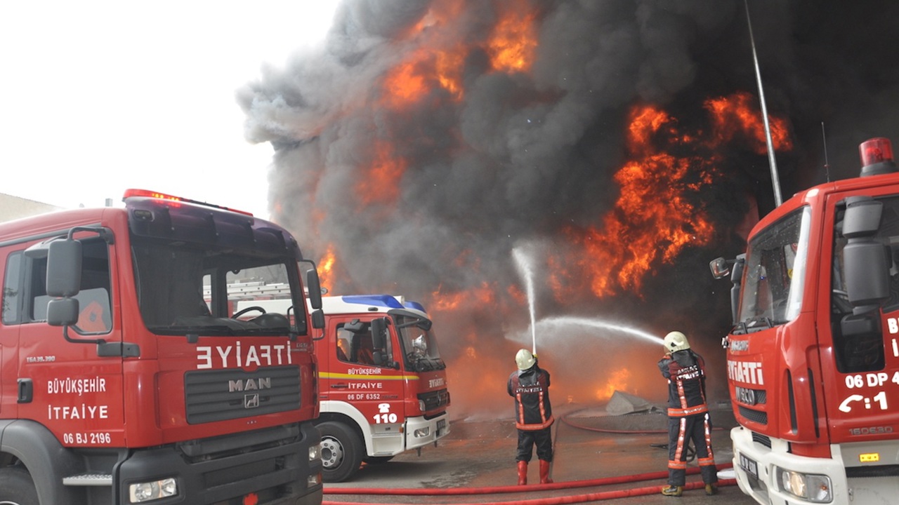 Ankara Yenimahalle'de yangın
