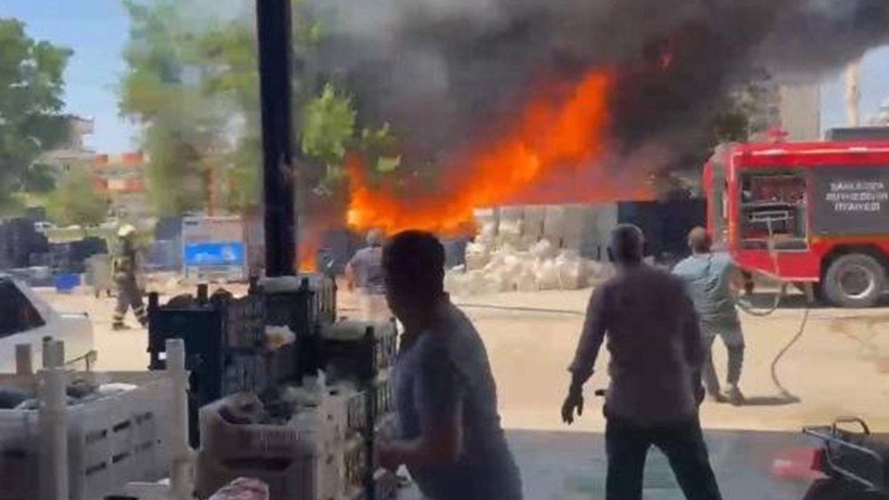 Şanlıurfa'da hal pazarında yangın